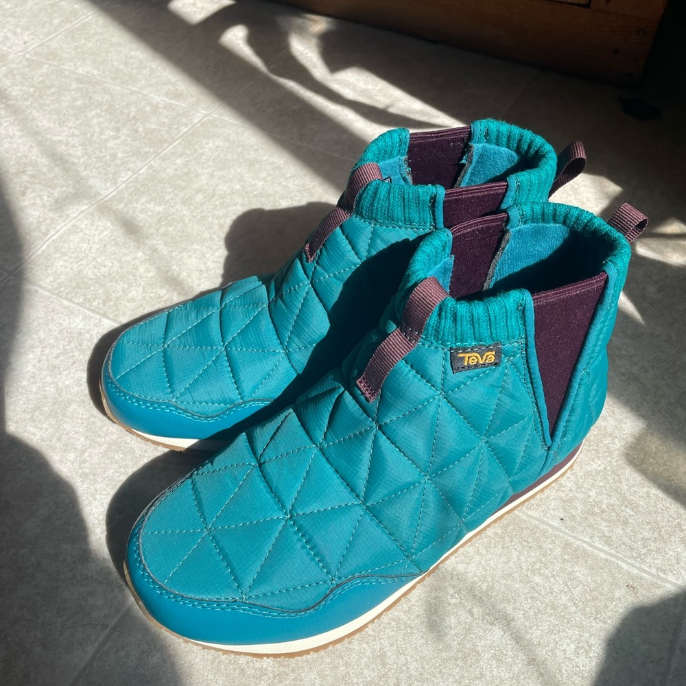 Teva Turquoise Quilted Ankle Boots - Picture 1 of 6